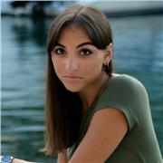 Profesora de academia de idiomas imparte clases presenciales y online de inglés, italiano y español para extranjeros o refuerzo